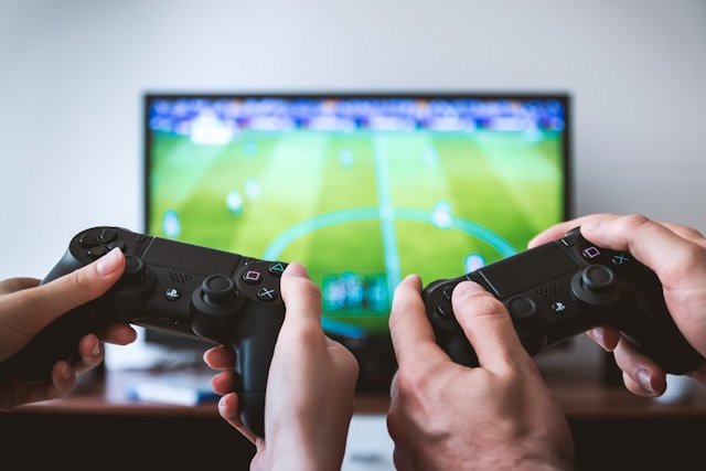 Console Gaming (PS5, Xbox, Switch)